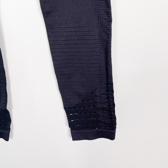 Gymshark Womens XSmall Black Energy Seamless Leggings Perforated Cut Out Workout - Picture 9 of 9